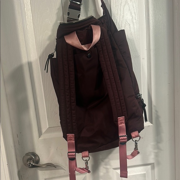 Shorty Love.  Burgundy Backpack Large. - Picture 2 of 3